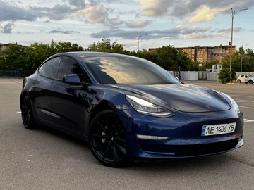 Авто Tesla Model 3 2019 № 8938641