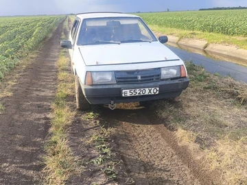 Авто ВАЗ 2109 1987 № 8939299