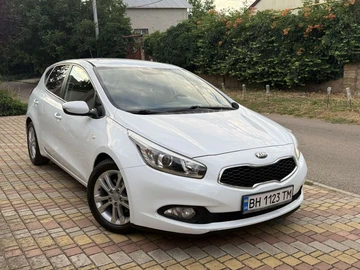 Авто KIA Cee X27 D 2012 № 8939530