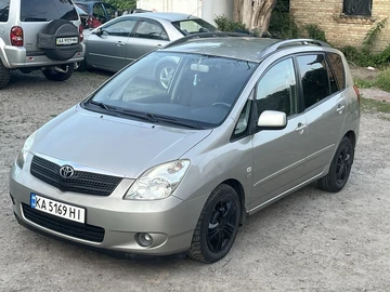 Авто Toyota Corolla Verso 2003 № 8939643
