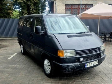 Авто Volkswagen Transporter 2000 № 8939790