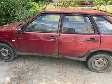 Авто ВАЗ 21093 1990 № 8939922