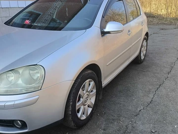 Авто Volkswagen Golf 2004 № 8940731