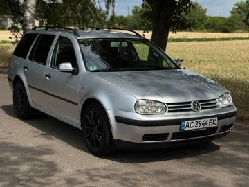 Авто Volkswagen Golf 2000 № 8940732