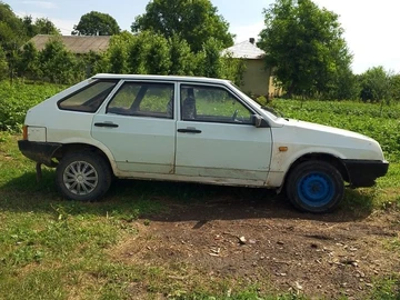 Авто ВАЗ 2109 1990 № 8940778