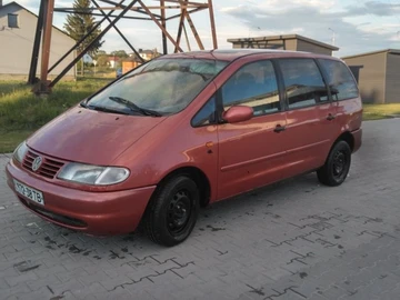Авто Volkswagen Sharan 1999 № 8941013