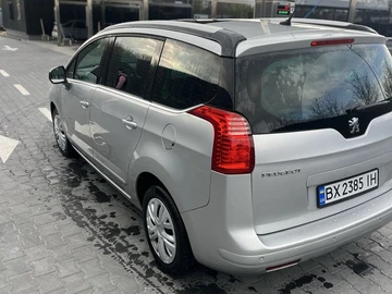 Авто Peugeot 5008 2011 № 8941655
