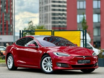 Авто Tesla Model S 2018 № 8942152