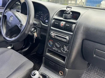 Авто Opel Astra 2006 № 8942504