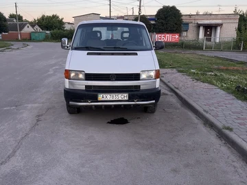Авто Volkswagen Transporter 1996 № 8942900