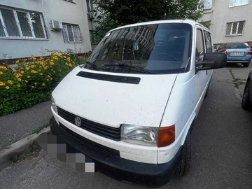 Авто Volkswagen Transporter 2000 № 8942910