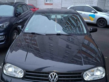 Авто Volkswagen Golf 2000 № 8942999