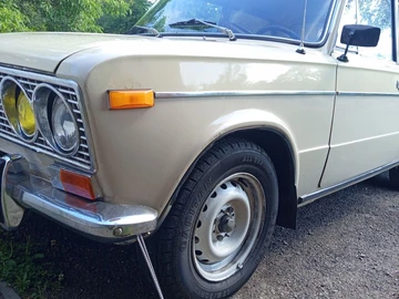 Авто ВАЗ 2103 1975 № 8943109