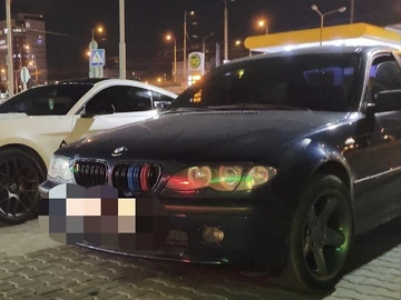 Авто BMW 3 Серия 2003 № 8943112