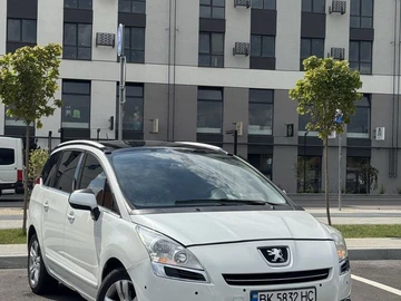 Авто Peugeot 5008 2011 № 8943210