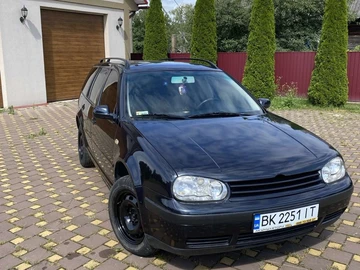 Авто Volkswagen Golf 2000 № 8943255