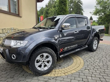 Авто Mitsubishi L 200 2011 № 8943475