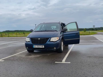 Авто Chrysler Voyager 2005 № 8943857