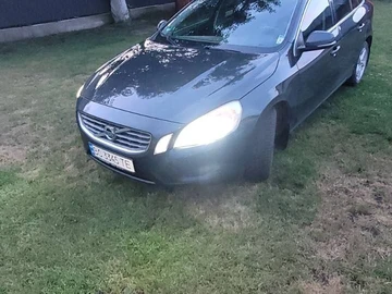 Авто Volvo V60 2011 № 8943943