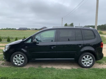 Авто Volkswagen Touran 2013 № 8944018