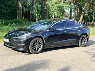 Авто Tesla Model 3 2018 № 8944087