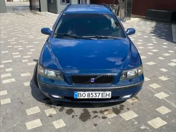 Авто Volvo V70 2003 № 8944381