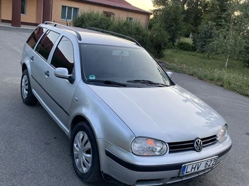 Авто Volkswagen Golf 2000 № 8944628