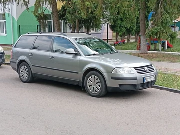 Авто Volkswagen Passat Variant 2004 № 8944862