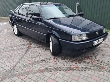 Авто Volkswagen Passat Sedan 1991 № 8945477