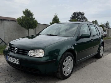 Авто Volkswagen Golf 2000 № 8945803