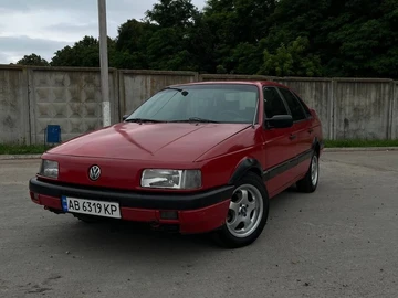 Авто Volkswagen Passat Sedan 1988 № 8946035