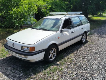 Авто Volkswagen Passat Variant 1990 № 8946153