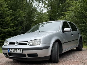Авто Volkswagen Golf 2000 № 8946159