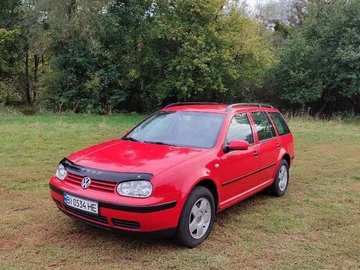 Авто Volkswagen Golf 2000 № 8946744