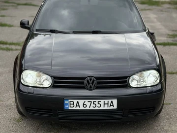 Авто Volkswagen Golf 2000 № 8946793