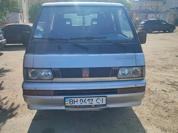 Авто Mitsubishi Delica 1992 № 8947053