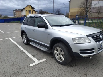 Авто Volkswagen Touareg 2005 № 8947126