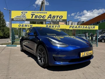Авто Tesla Model 3 2019 № 8947136