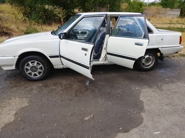 Авто Toyota Camry 1983 № 8947766