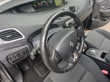 Авто Renault 4 2015 № 8947935