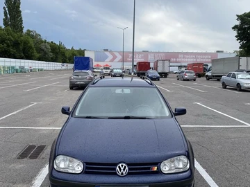 Авто Volkswagen Golf 2000 № 8948518