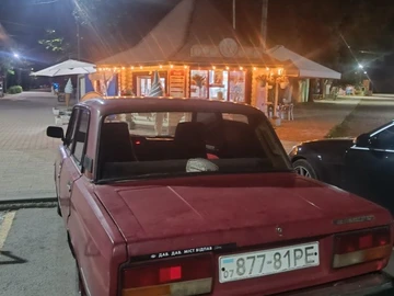 Авто ВАЗ 2107 1992 № 8948696