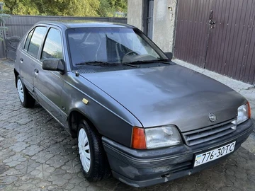 Авто Opel Admiral 1989 № 8949271