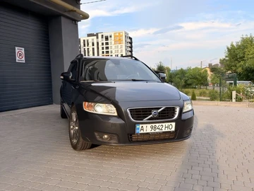 Авто Volvo V50 2010 № 8949440