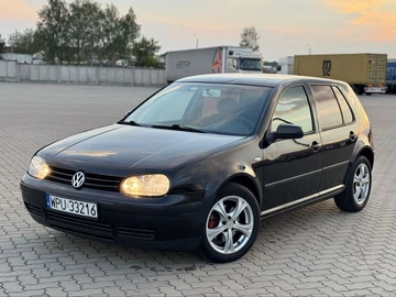 Авто Volkswagen Golf 2000 № 8949597