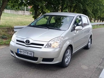 Авто Toyota Corolla Verso 2005 № 8949619