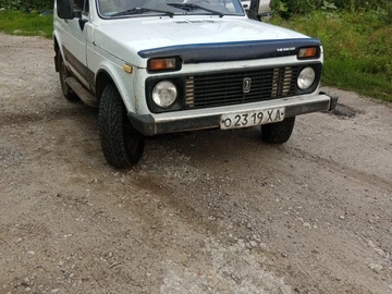 Авто ВАЗ 21121 1986 № 8949845