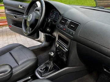 Авто Volkswagen Golf 2008 № 8950001