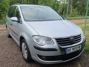 Авто Volkswagen Touran 2009 № 8950082