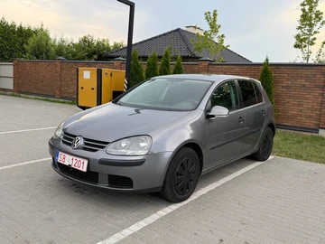 Авто Volkswagen Golf 2005 № 8950103